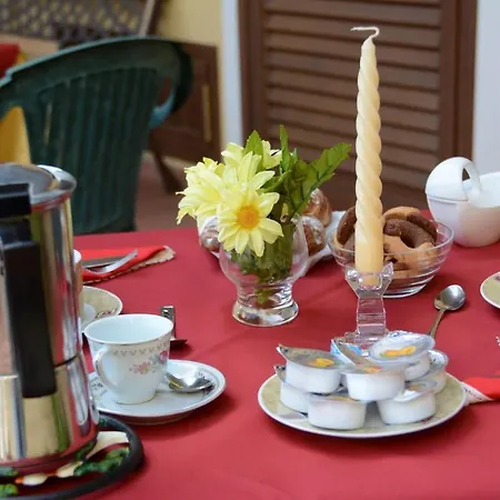 Casabella Nocleg ze śniadaniem 3*