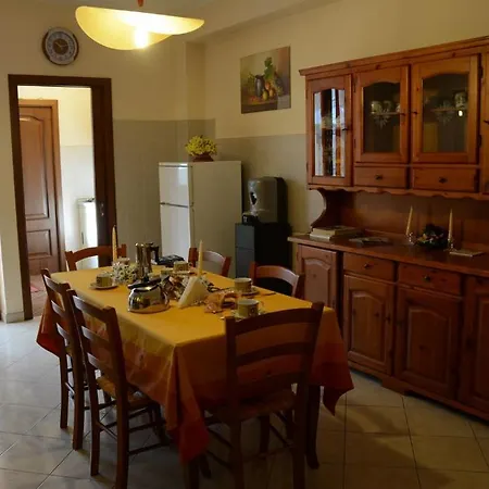 Casabella Nocleg ze śniadaniem 3*